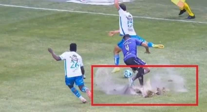 Futbolista del Mazatlán levanta parte del césped en el Cuauhtémoc