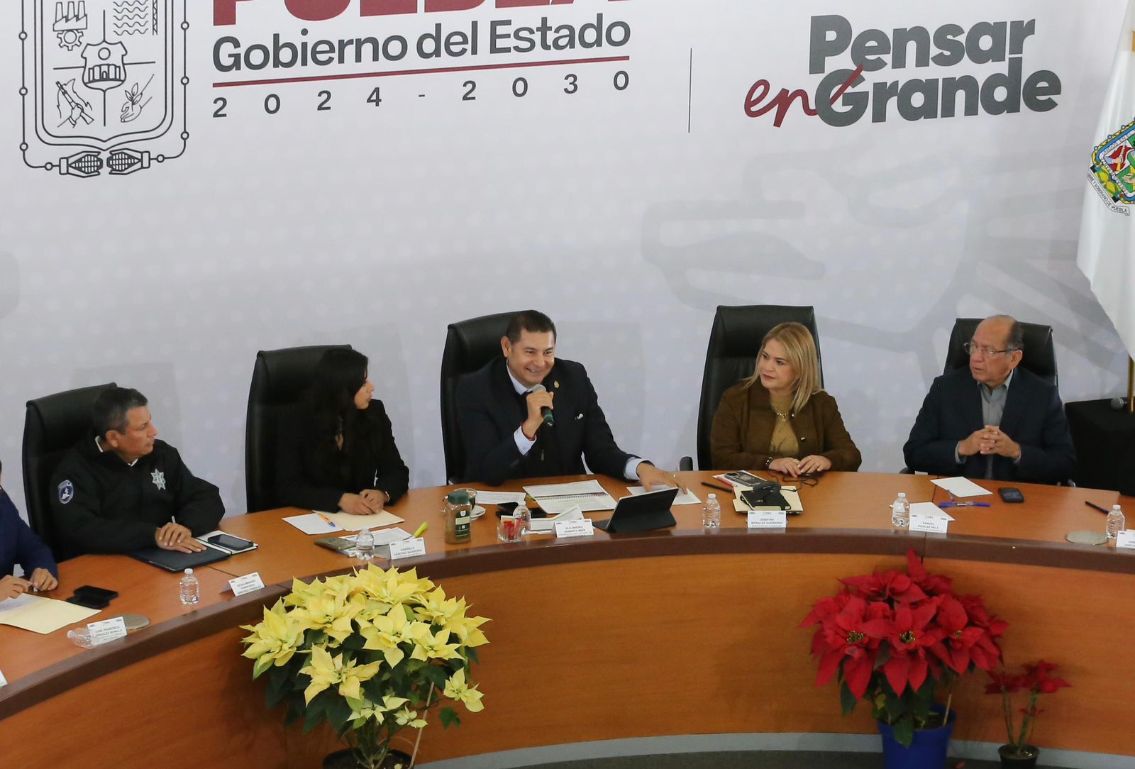 Gobierno de Puebla entrega centros de transformación de PET