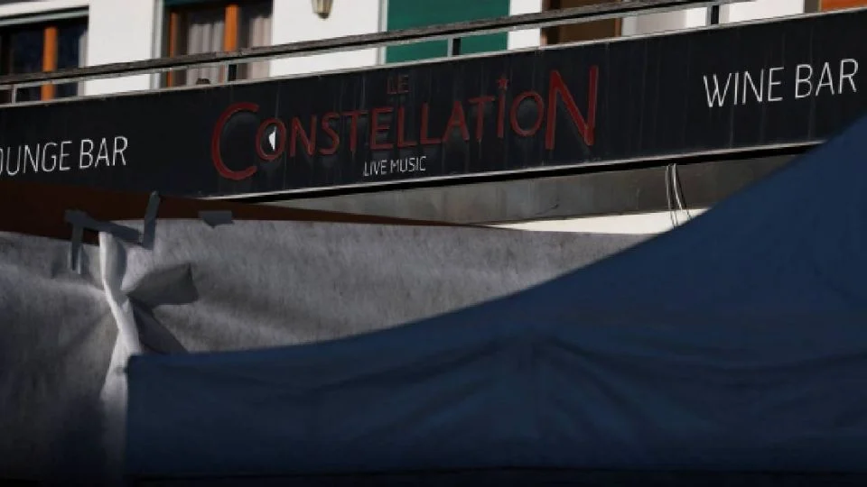 Búsqueda de adolescentes desaparecidos tras incendio en Suiza