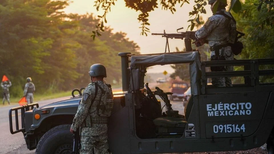 Explosión de mina hiere a dos militares en Tepalcatepec
