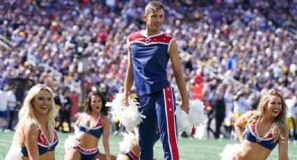 Porrista de Patriots genera debate tras juego ante Chargers