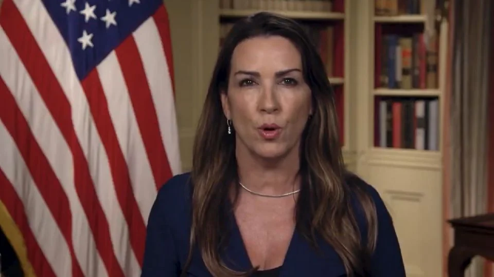 Sara Carter afirma que cárteles “tienen los días contados”