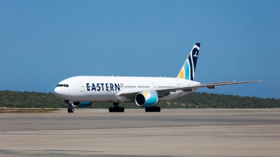 Trump ordena reapertura del espacio aéreo de Venezuela y restablece vuelos comerciales