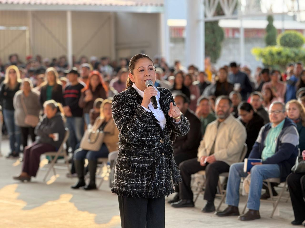 Obra Comunitaria rehabilita más de mil escuelas en Puebla