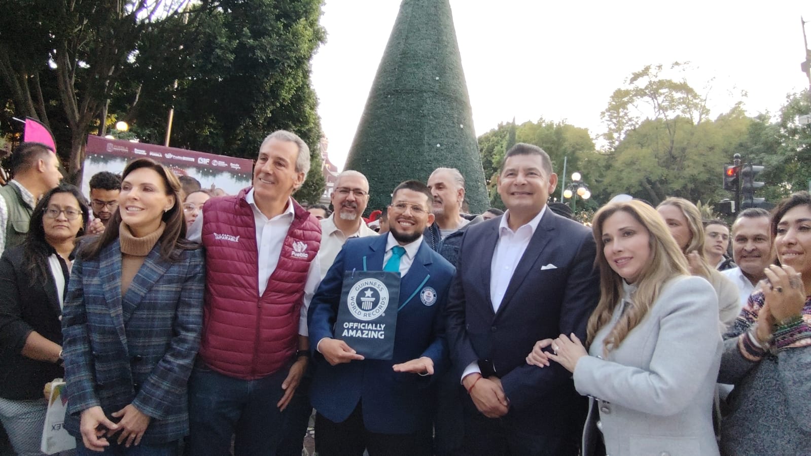 Puebla capital Rompe Récord Guinness con la Rosca de Reyes Más Grande del Mundo
