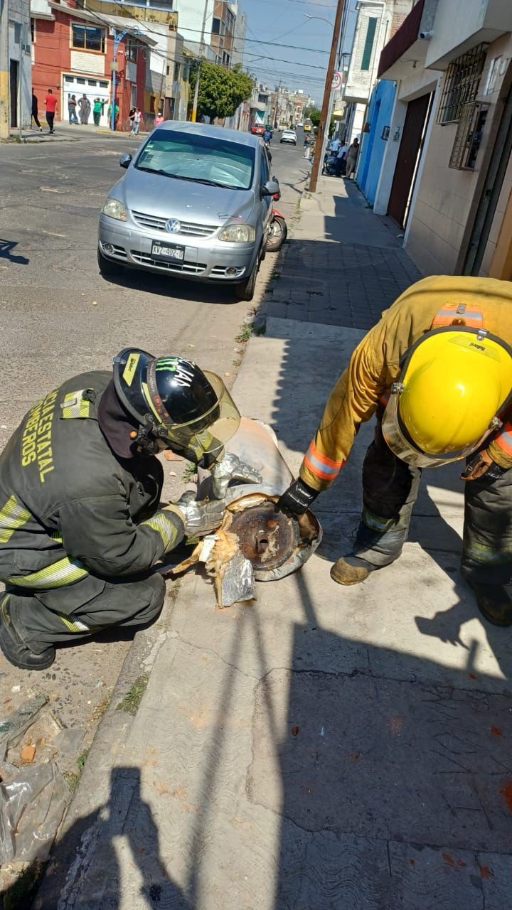 Explota caldera de baños públicos en la Mártires del Trabajo