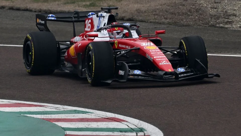 Ferrari SF-26 se detiene durante su primer ensayo en Fiorano