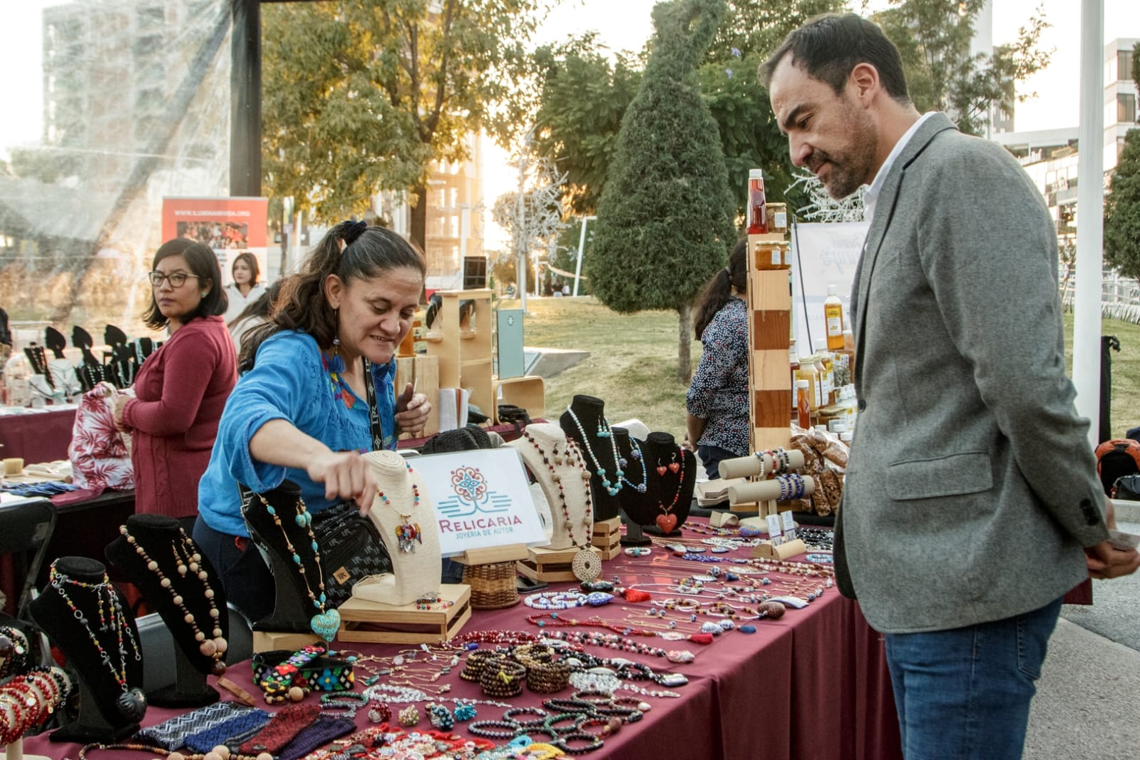 Impulso navideño genera más de 1.5 mdp en ventas para artesanas y emprendedores poblanos