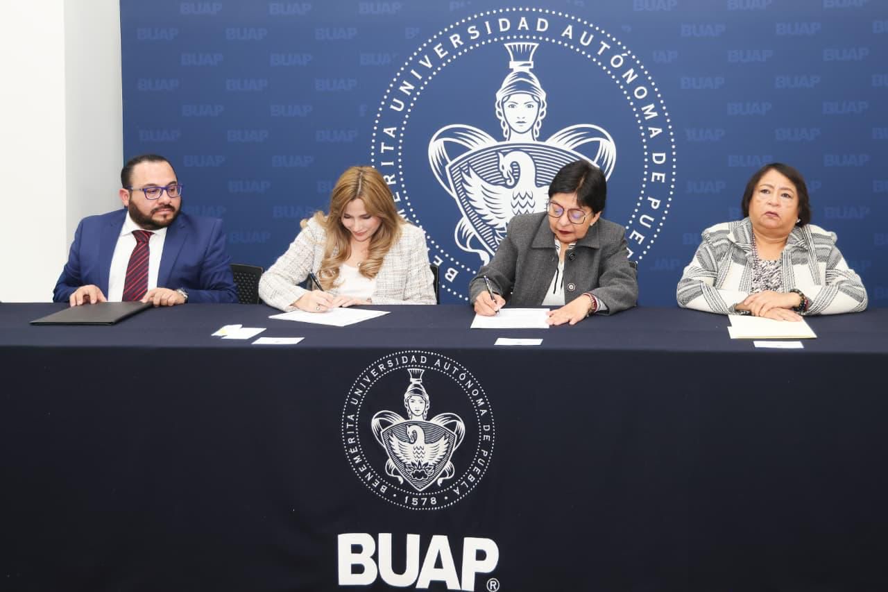 SEDIF y BUAP firman convenio para apoyar a estudiantes con hijos