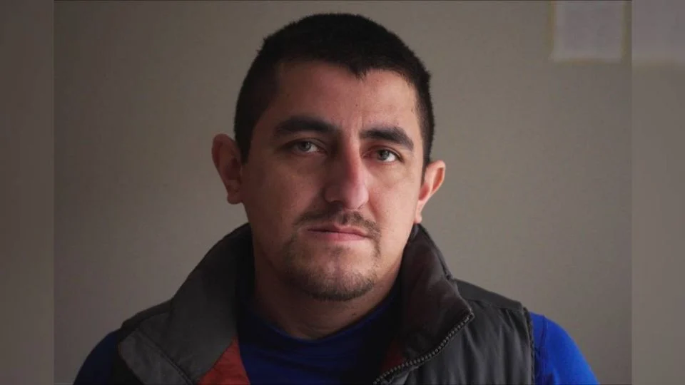 Migrante mexicano denuncia golpiza de agentes de ICE en Minnesota