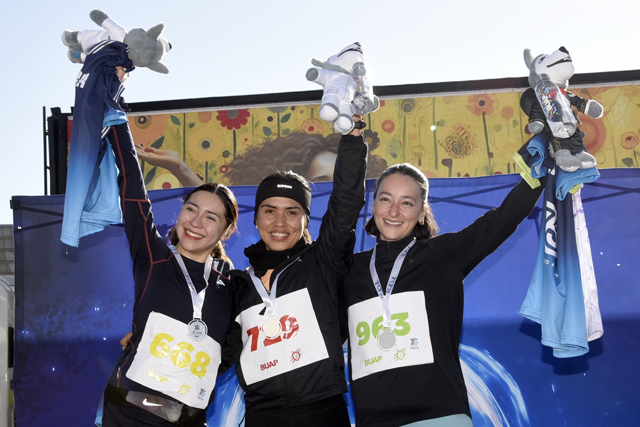 BUAP conmemora 75 aniversario de la FCFM con carrera de 4 kilómetros