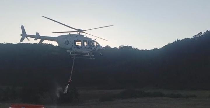 El Gobernador Alejandro Armenta supervisa las acciones emprendidas durante el incendio en Vicente Guerrero