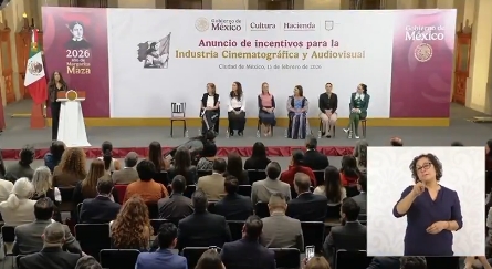 Claudia Sheinbaum y Salma Hayek anuncian Ley Federal de Cinematografía