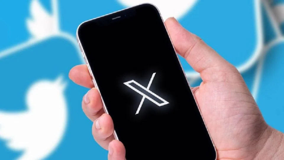 Reportan caída de X en México y el mundo