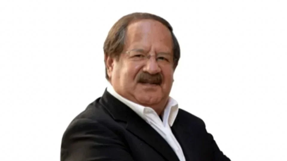 Muere Marco Tolama, voz del automovilismo en México