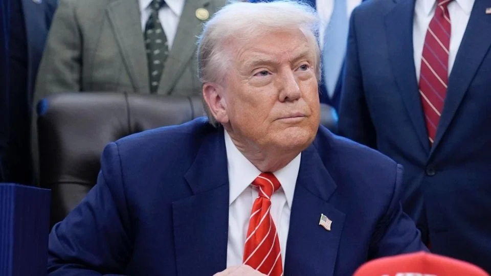 Trump se pronuncia por muertes durante operativos del ICE