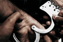 Reacción inmediata permite a la SSC detención de un hombre por delitos contra la salud y usurpación de funciones