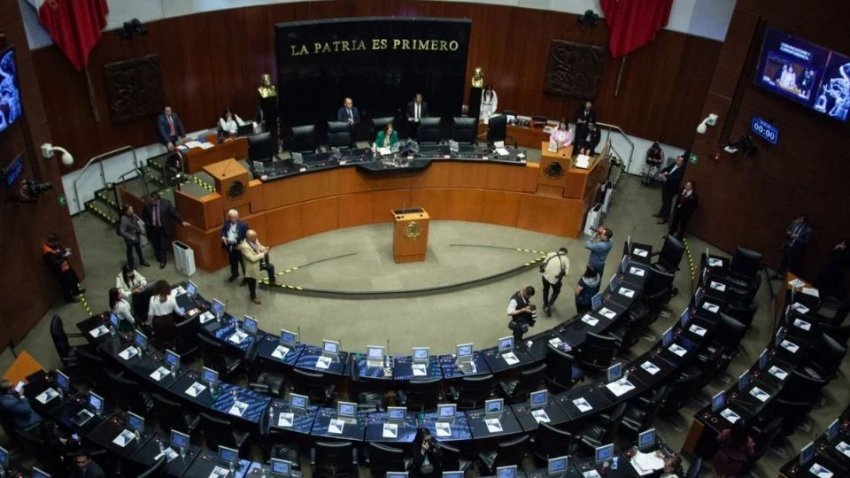 Senadores de Morena, PT y PVEM respaldan plan B electoral
