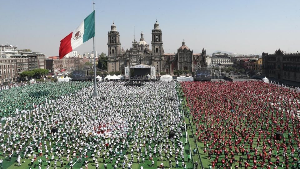 CDMX rompe récord Guinness con la clase de futbol más grande