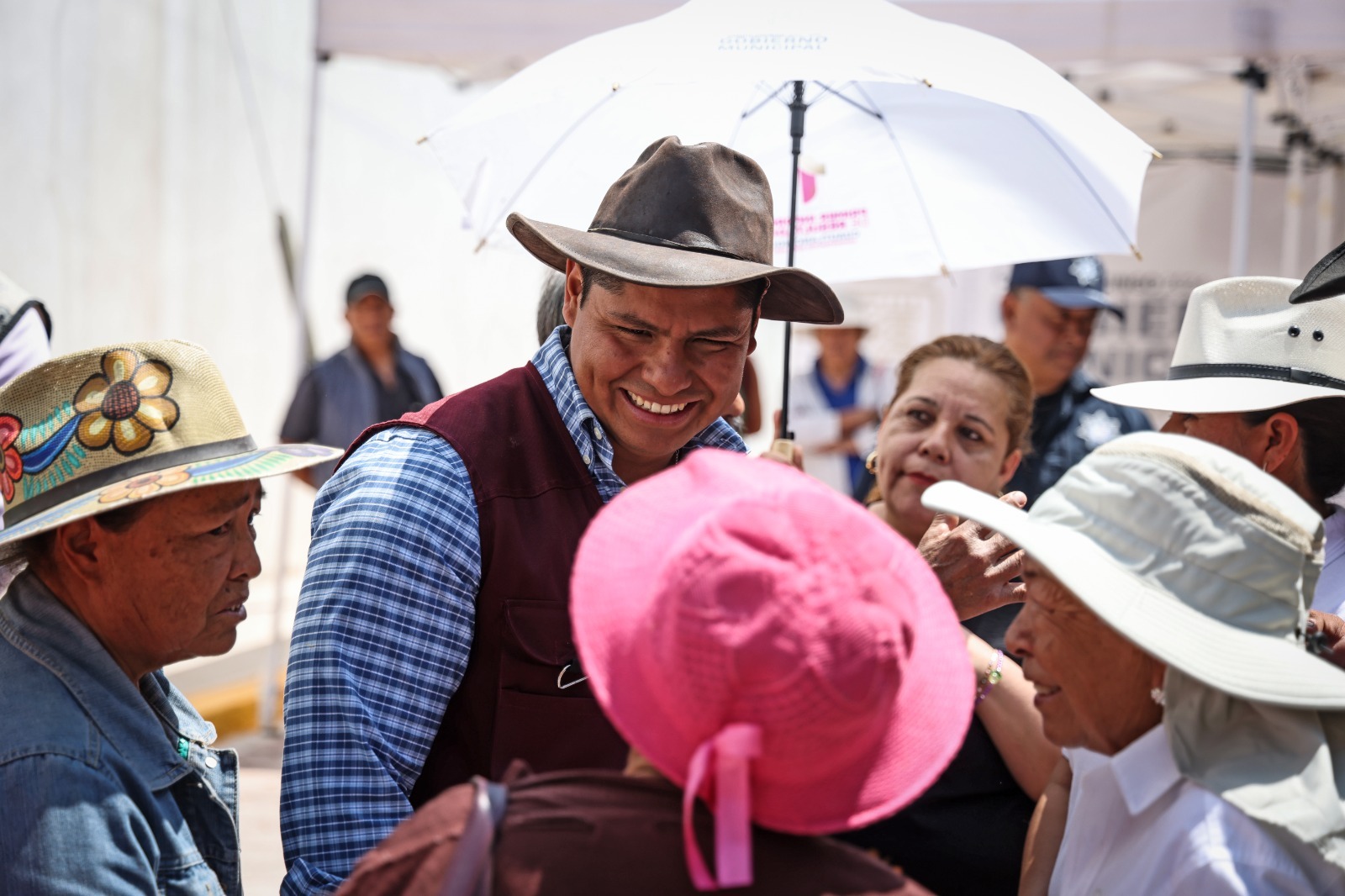Entregan pavimentación de calle en Cuautlancingo