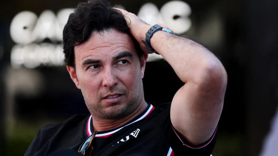 Towriss reconoce a Checo tras debut de Cadillac