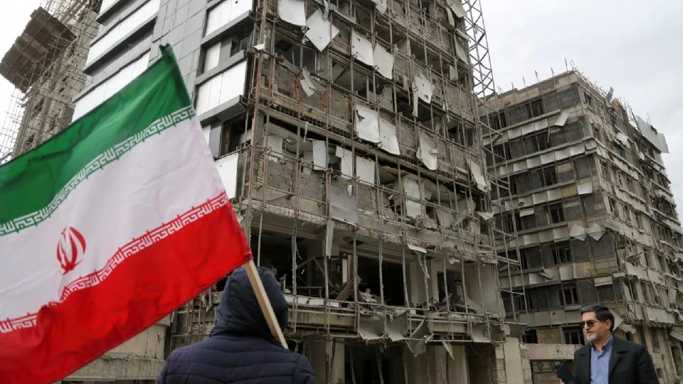 Suman 555 muertos en Irán por ataques