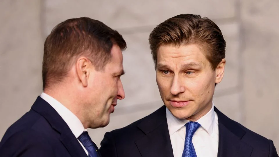 Finlandia propone eliminar prohibición de armas nucleares