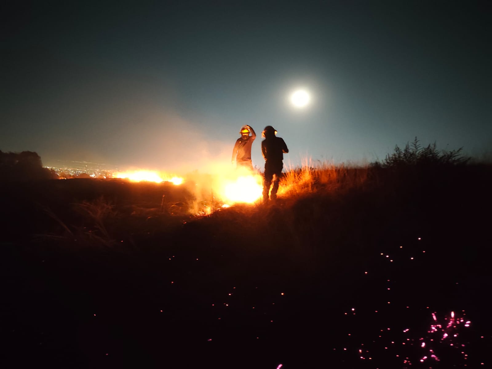 Controlan incendio en el Cerro Zapotecas