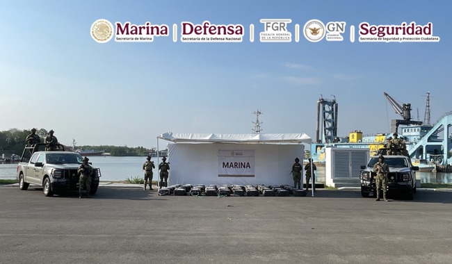 Secretaría de Marina asegura 1.5 toneladas de droga frente a Chiapas