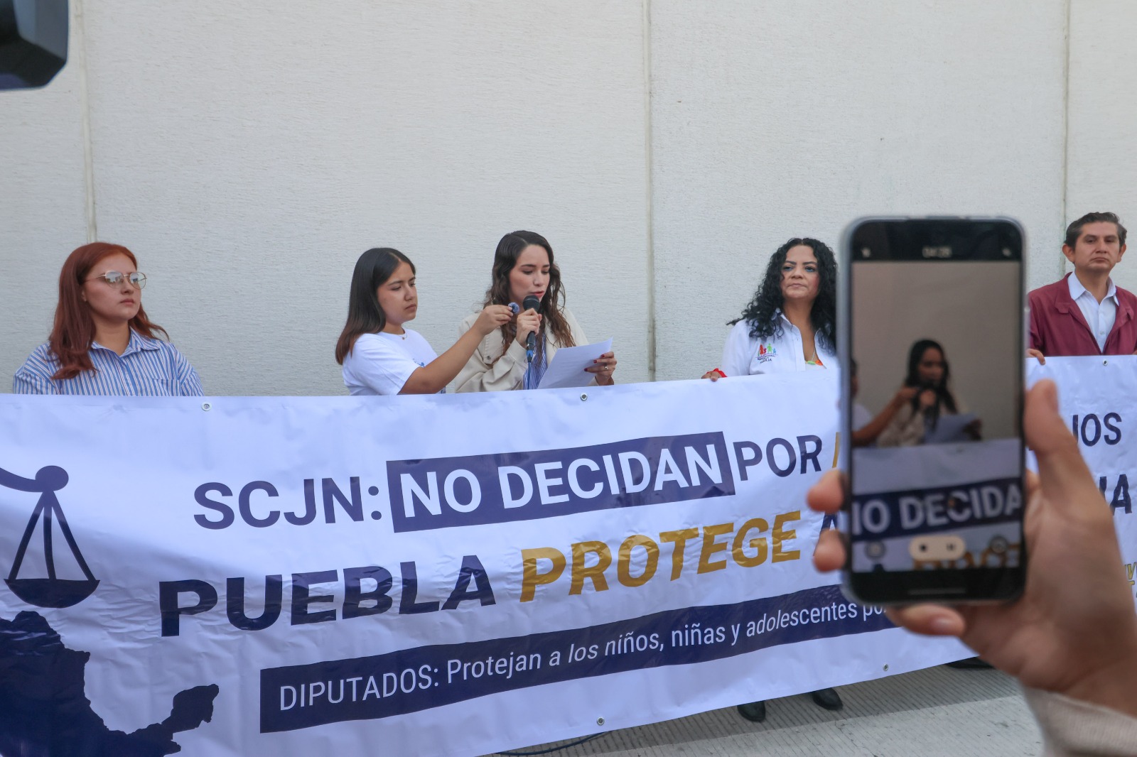 Agrupación CotizenGo se manifiesta en el Congreso local contra las infancias trans