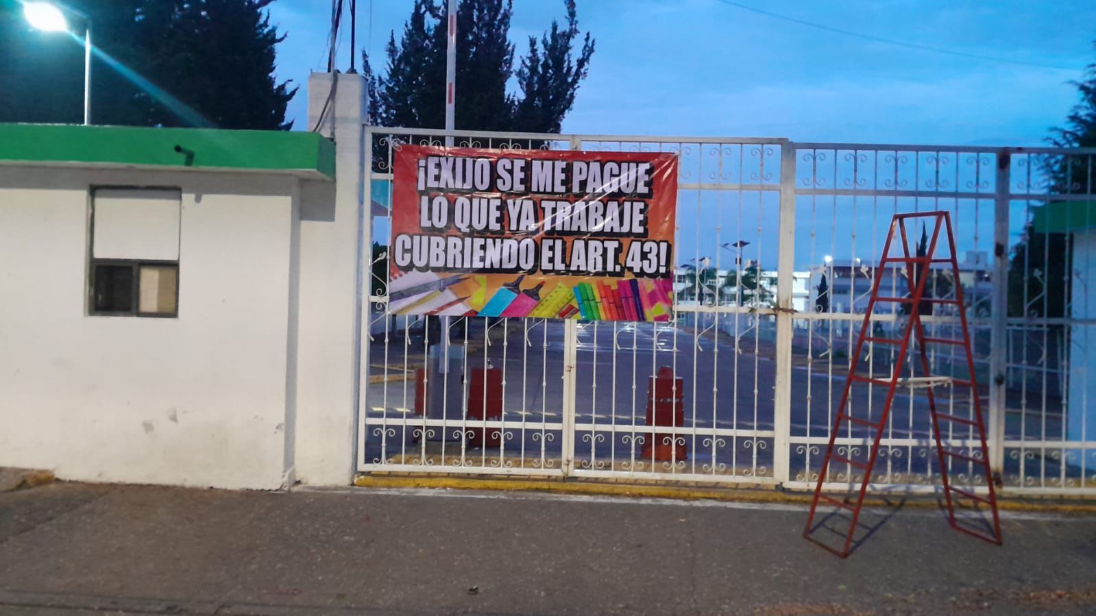 Maestros del BINE en Puebla y Escuelas Normalistas de Tehuacán protestan por falta de pago; advierten paro de labores