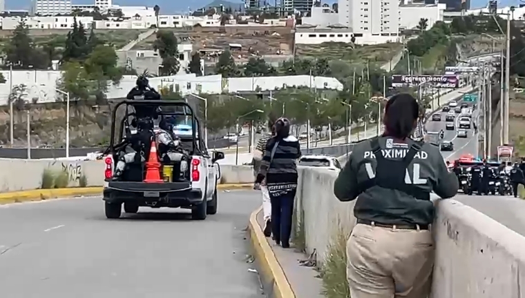 Localizan restos humanos calcinados junto a Periférico
