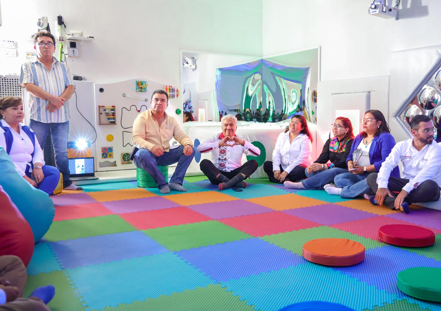 SEP de Puebla impulsa inclusión escolar y develó la placa que reconoce la creación de la “Patrulla Antibullying”