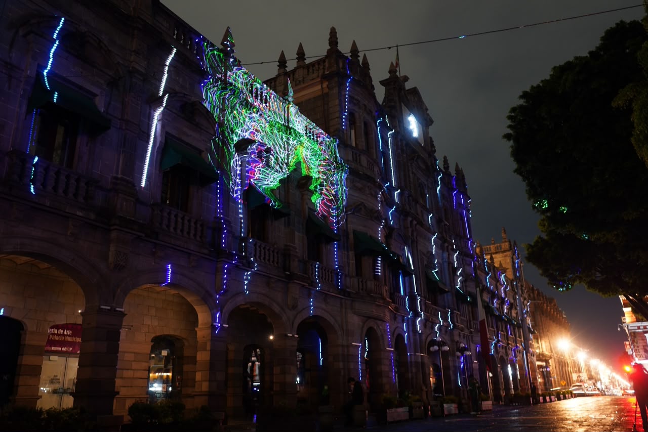 Inaugura Pepe Chedraui nuevo sistema de iluminación arquitectónica del Palacio Municipal