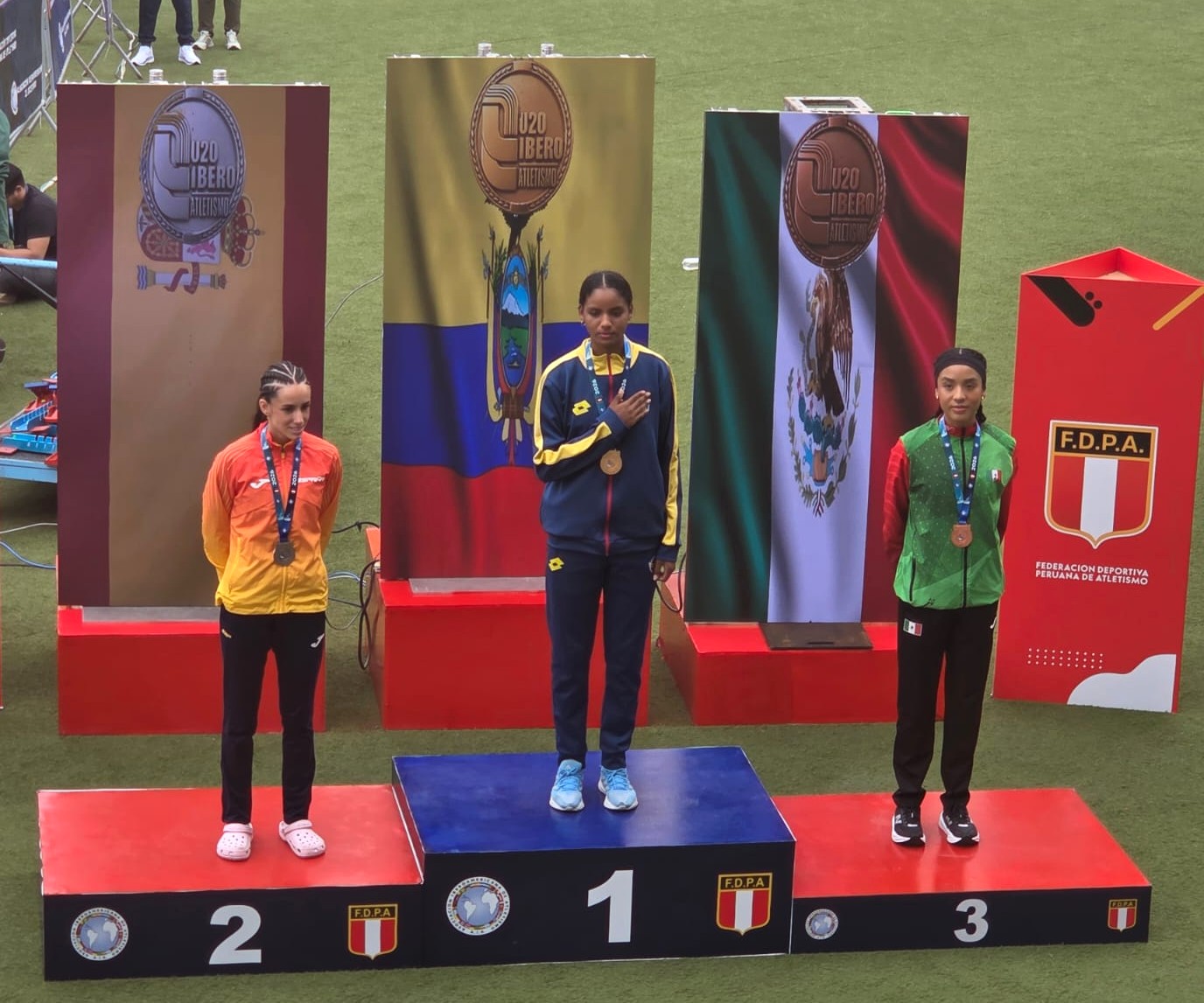México suma nueve medallas en atletismo Sub-20