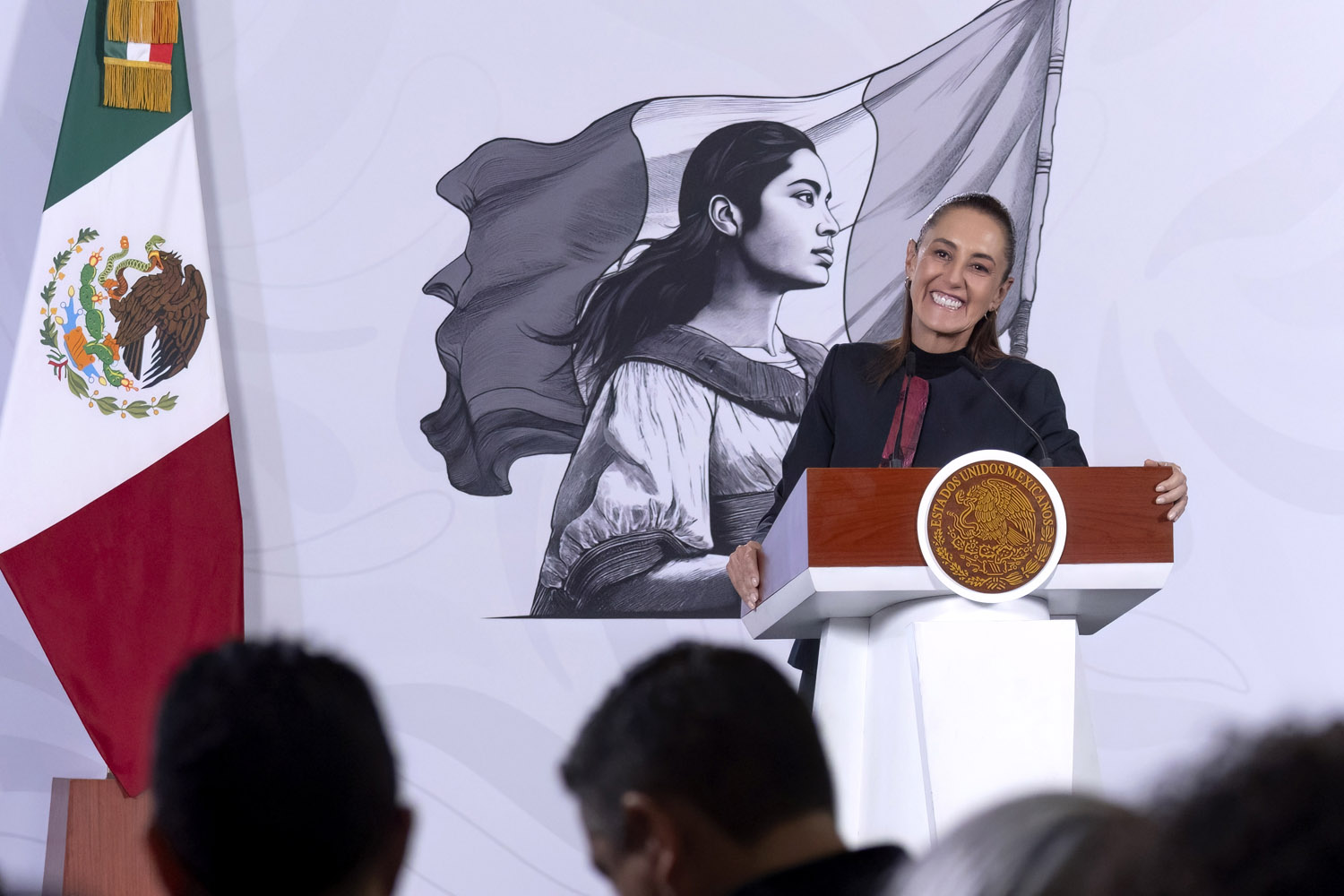 Claudia Sheinbaum decreta trabajo a distancia y suspensión de clases