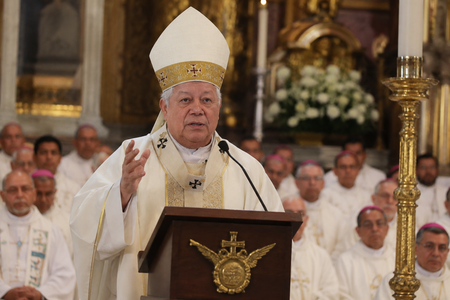 Celebra Víctor Sánchez Espinosa 50 años de sacerdocio acompañado por el Episcopado Mexicano