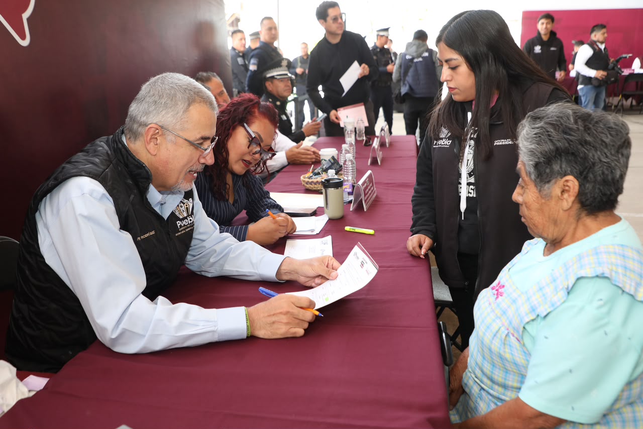 El ayuntamiento de Puebla  acerca servicios en San Miguel Espejo