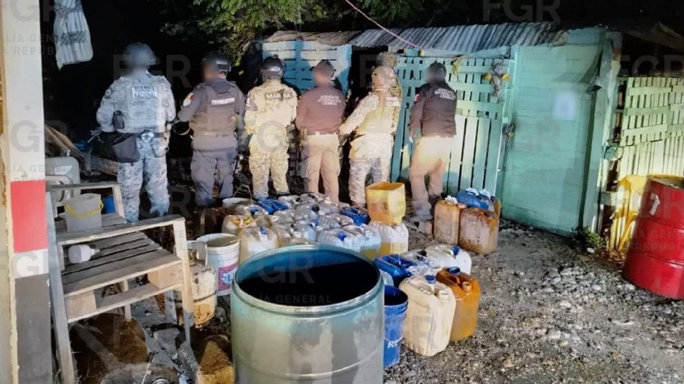 Aseguran mil 200 litros de hidrocarburo en Veracruz