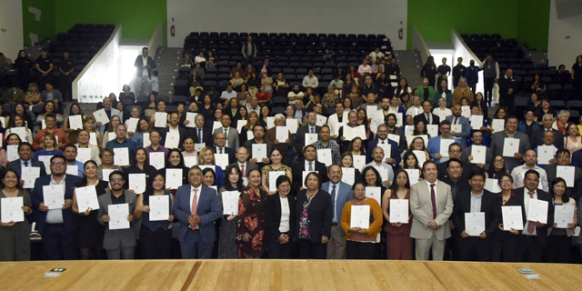 BUAP entrega 150 definitividades a docentes y trabajadores