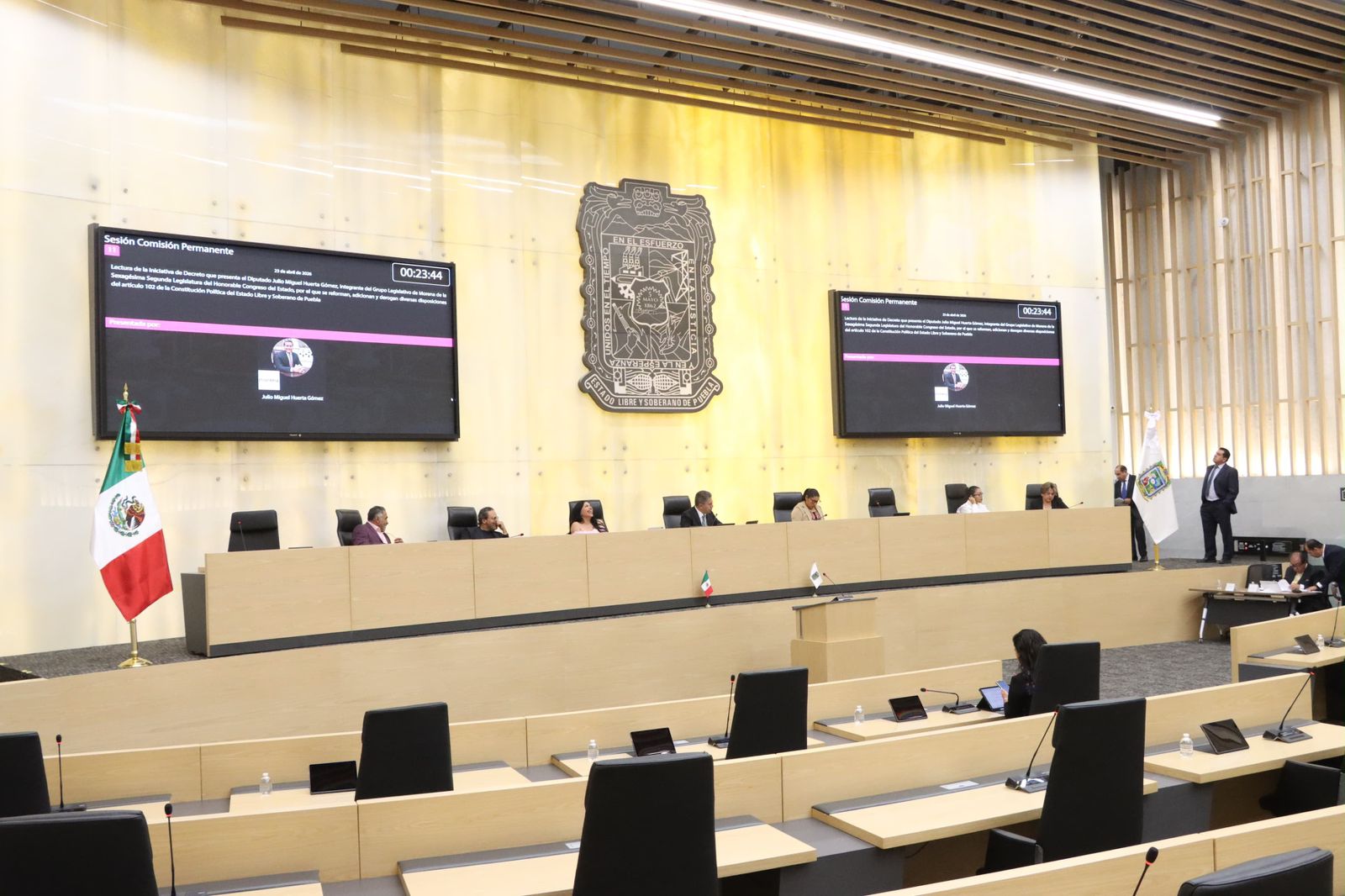 “Este wey ni sabe leer”: diputado morenista se burla de compañero en el Congreso de Puebla