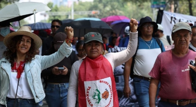 CNTE comienza retiro de plantón en el Centro Histórico