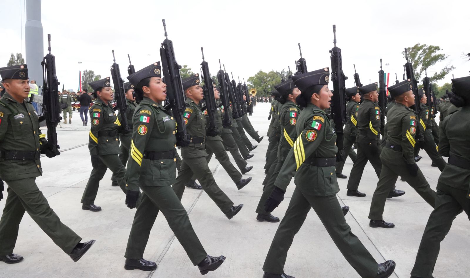 Gradúan mil 176 sargentos de la Guardia Nacional en Puebla