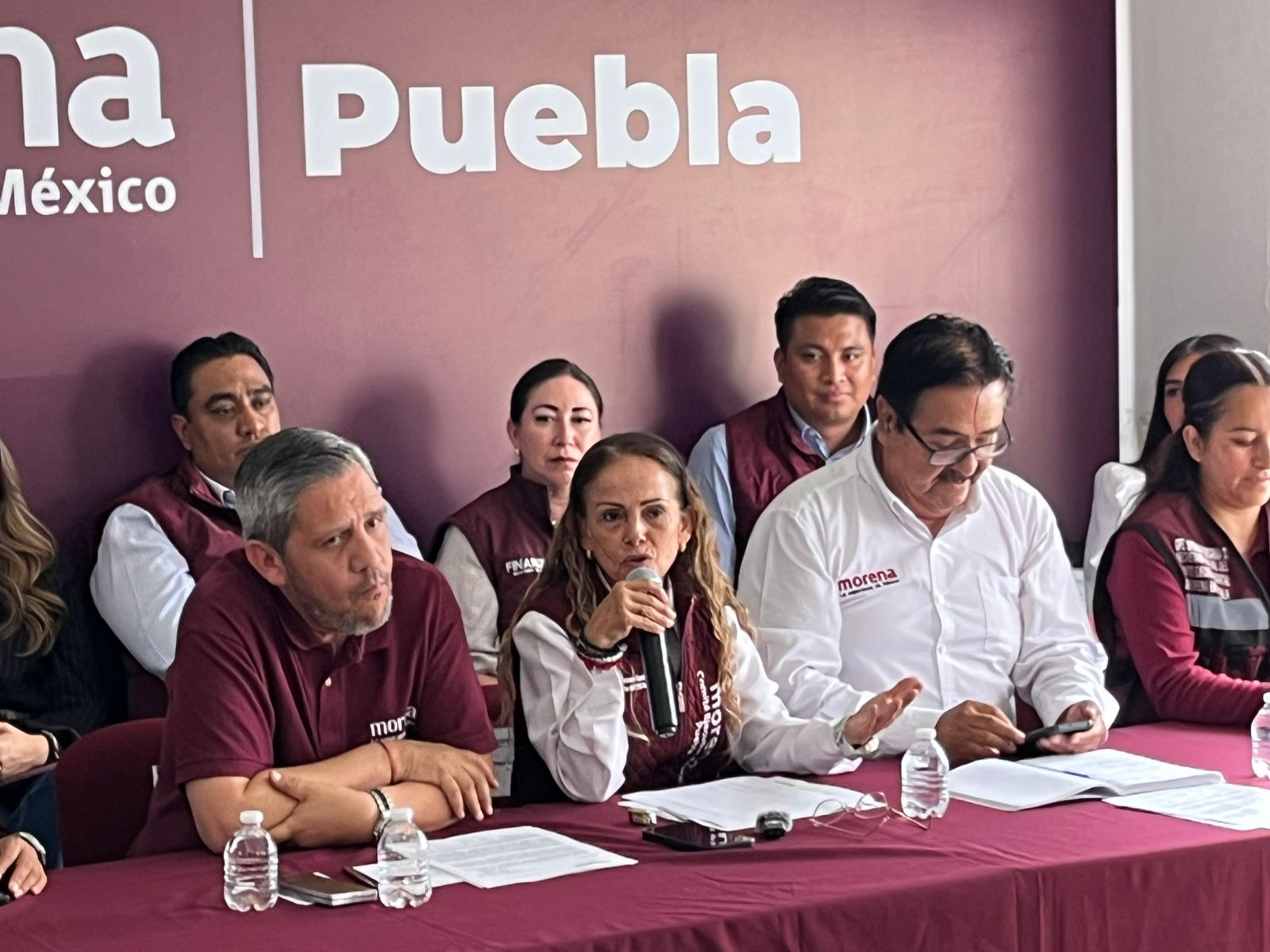 Morena recorrerá 1.7 millones de casas en Puebla para “derrotar mentiras” de redes sociales