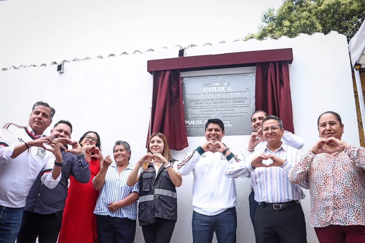 Entrega Omar Muñoz pavimentación en Privada San Miguel