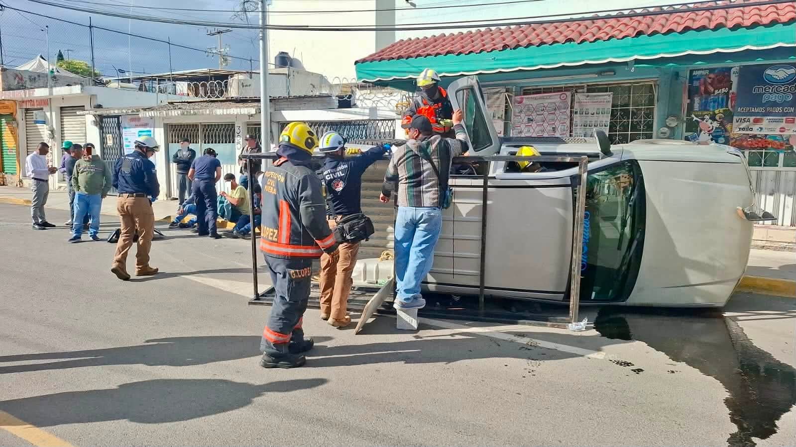 Volcadura en Loma Bella deja cuatro lesionados en Puebla