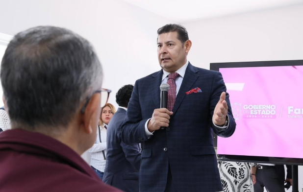 Alejandro Armenta pide a su gabinete más territorio y menos oficina