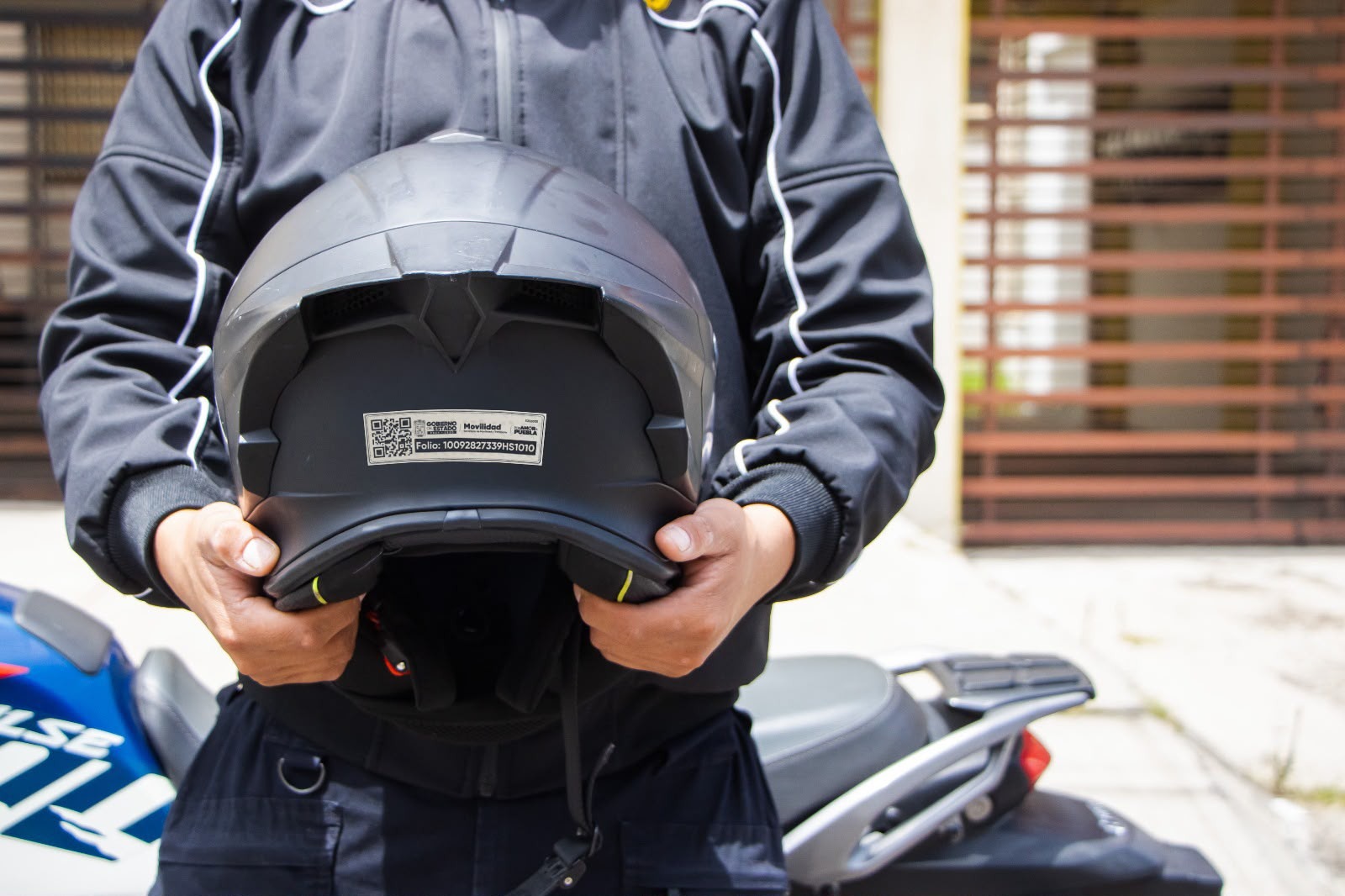 Falla en sistema retrasa entrega de hologramas para motociclistas en Puebla