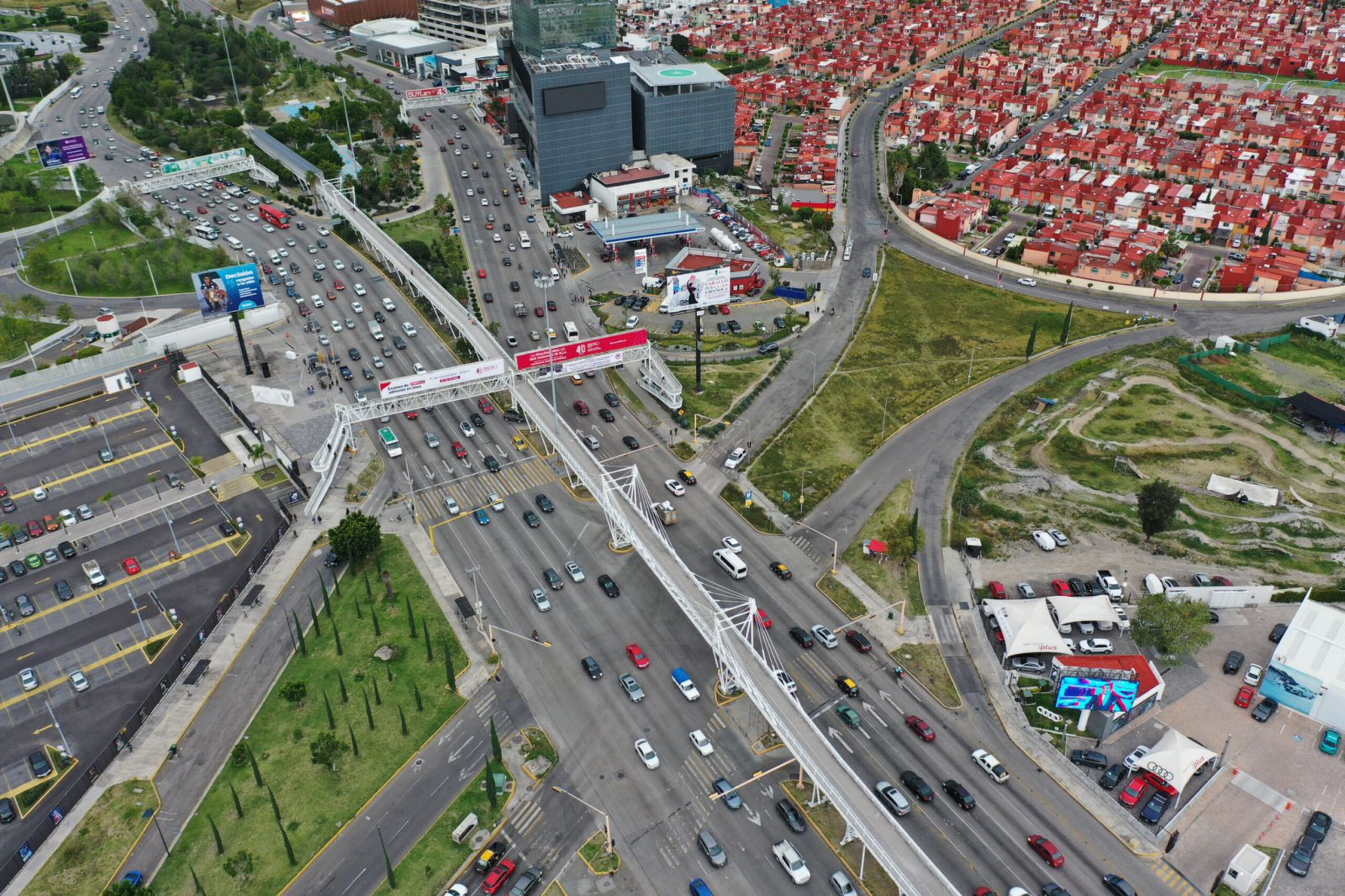 Vía Atlixcáyotl tendrá 80 nuevas unidades de transporte en Puebla