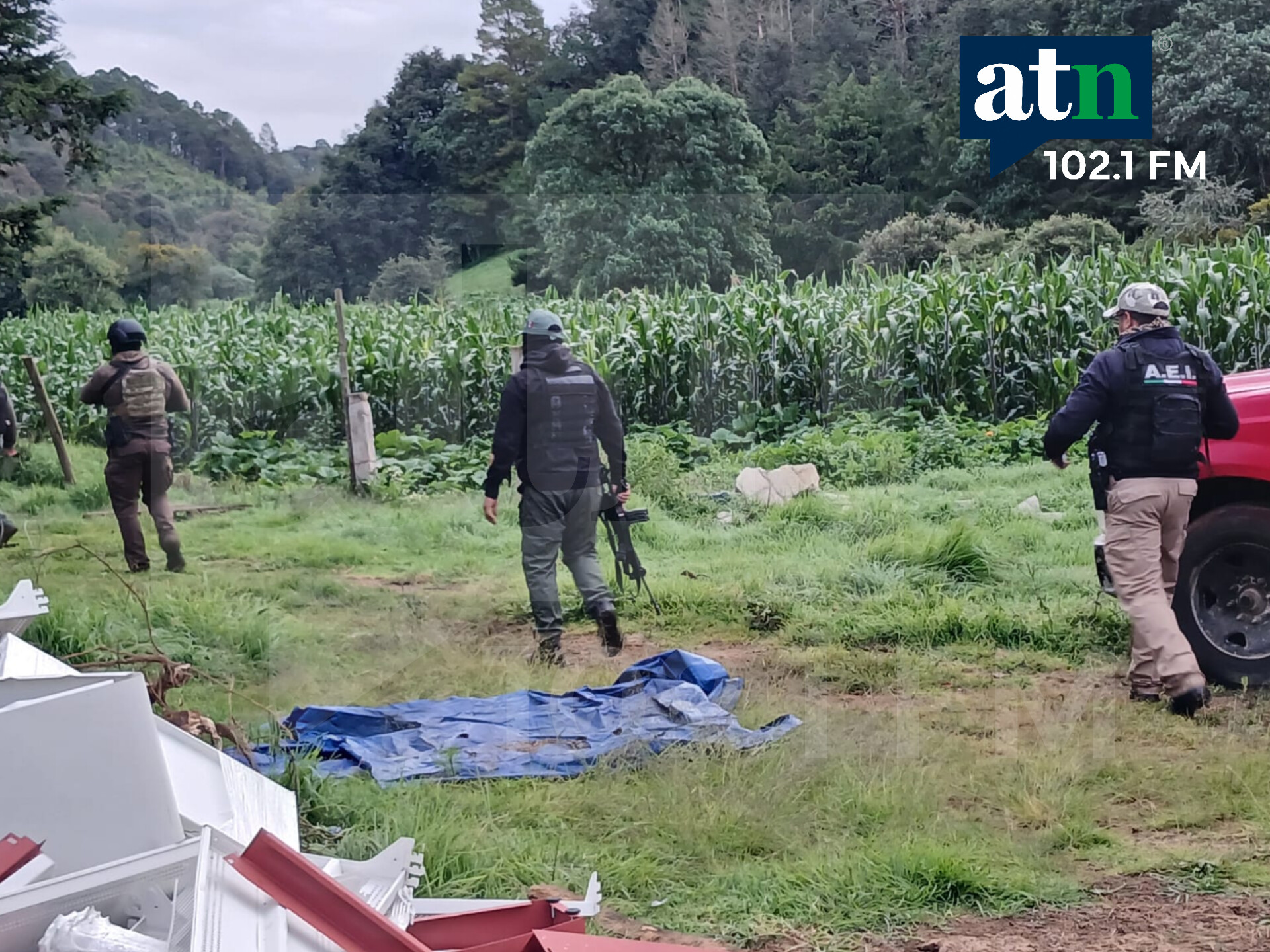 Asegura FGE bodega, mercancía robada y vehículos en Esperanza
